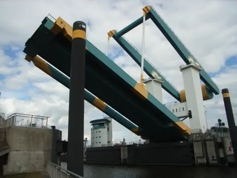 Este Barrage (Estesperrwerk) in Cranz (Hamburg), Germany